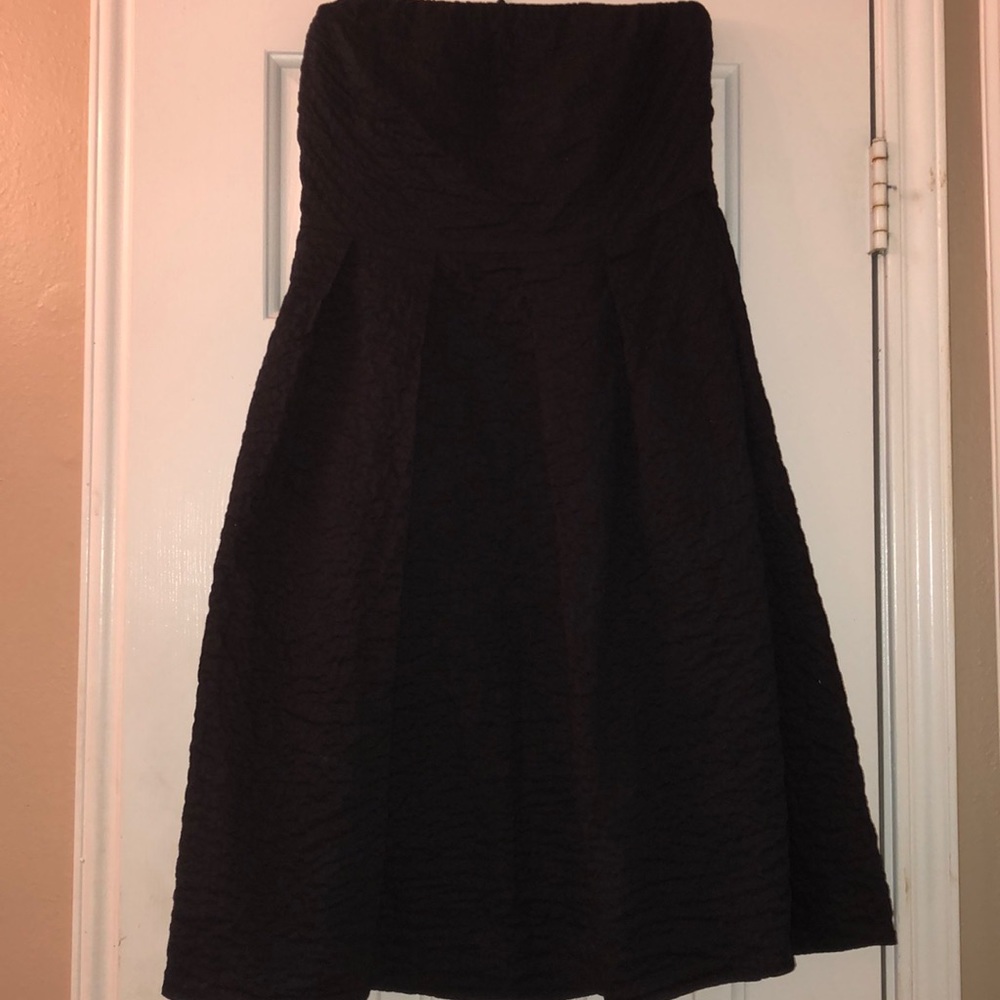 Black Strapless Knee Length Dress with Pockets